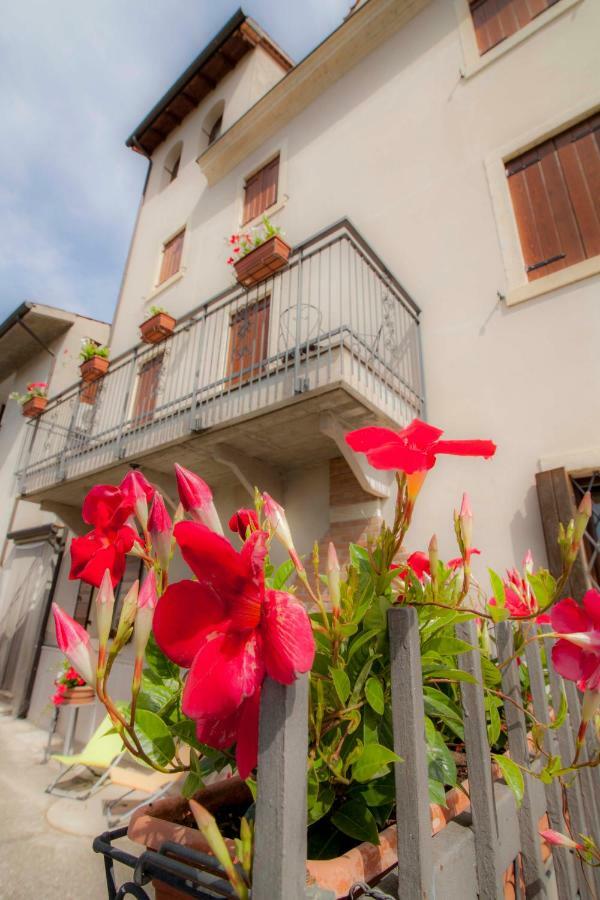 Hotel La Finestra Sul Castello Soave  Exterior foto