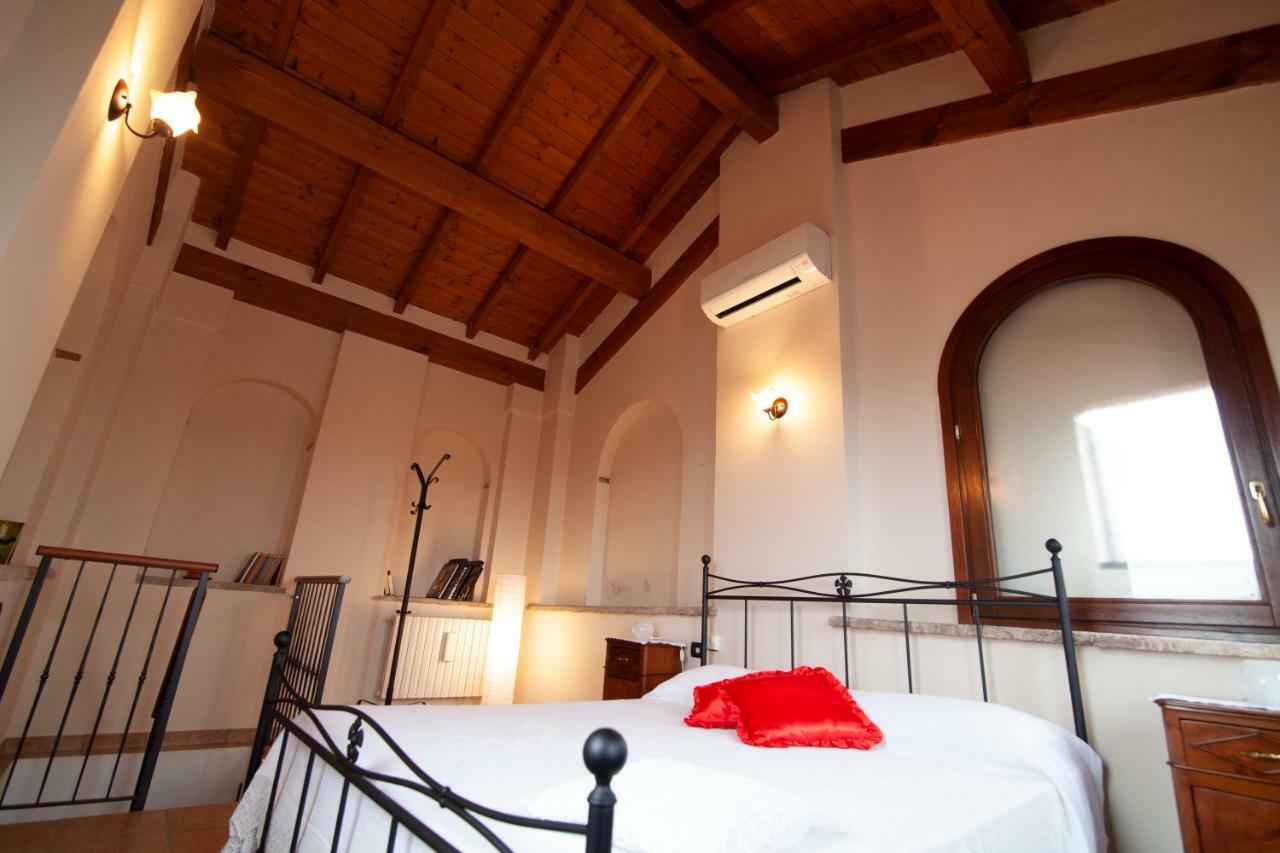 Hotel La Finestra Sul Castello Soave  Exterior foto